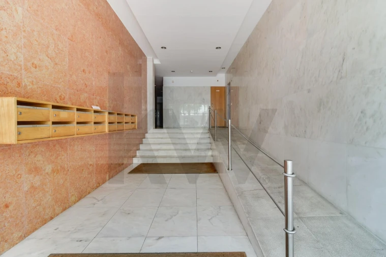 Apartamento T4 para Venda em Parque das Nações Foto 32