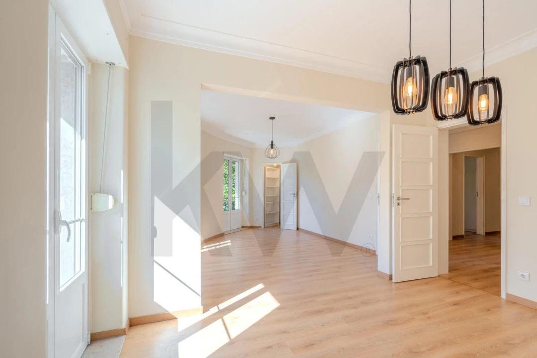 Apartamento T4 para Arrendamento em Areeiro Foto 4