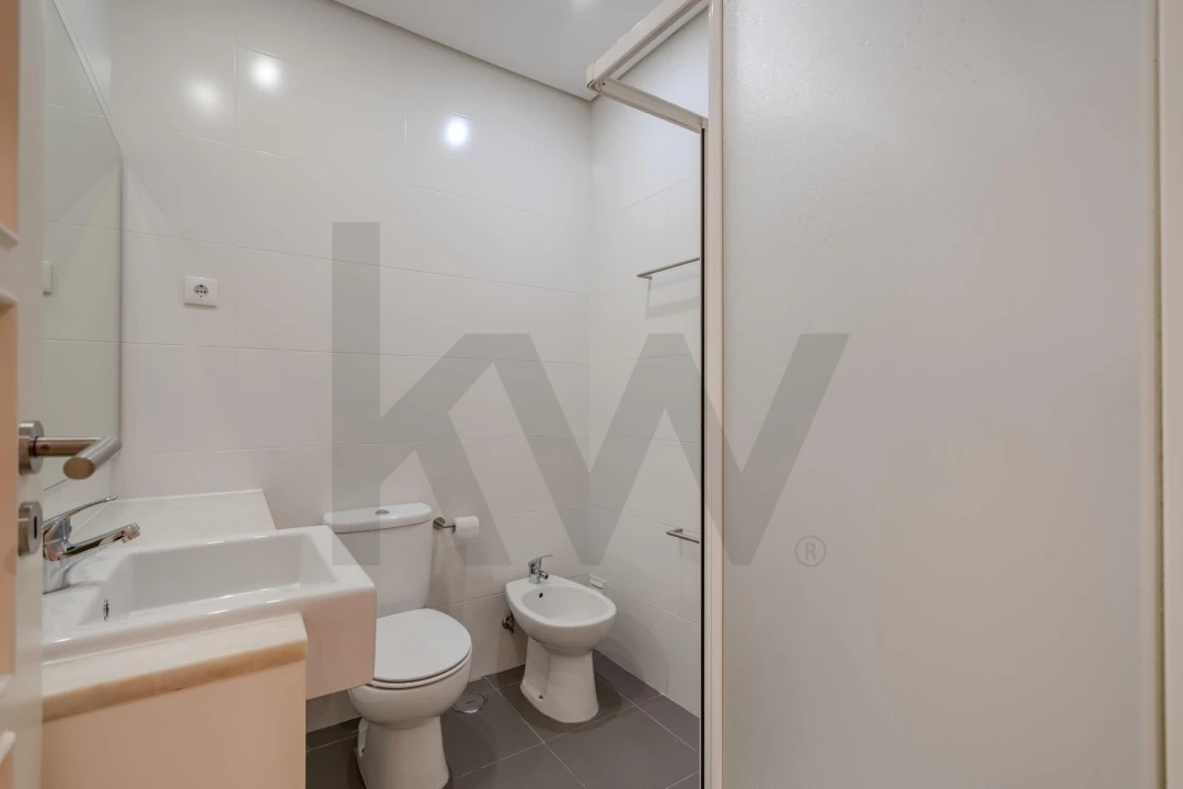 Apartamento T4 para Arrendamento em Areeiro Foto 30