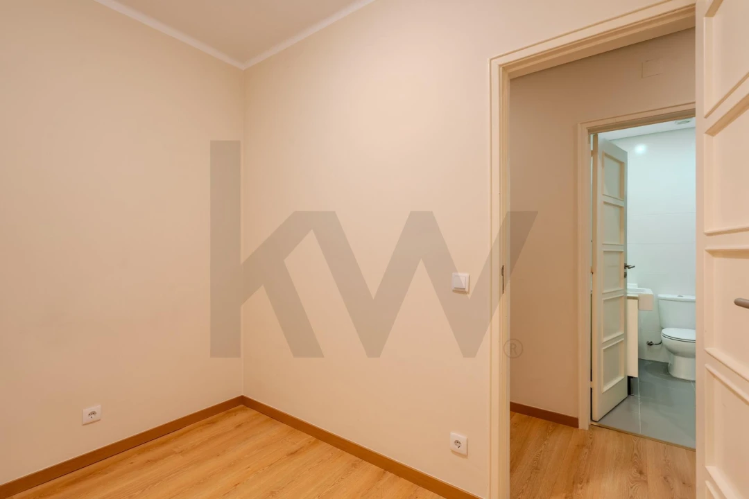 Apartamento T4 para Arrendamento em Areeiro Foto 29
