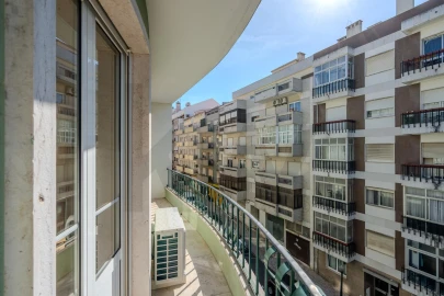 Apartamento T4 para Arrendamento em Areeiro
