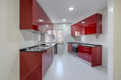 Apartamento T4 para Arrendamento em Areeiro