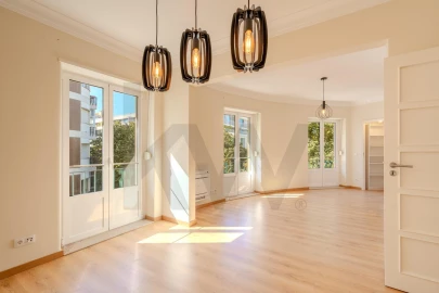 Apartamento T4 para Arrendamento em Areeiro
