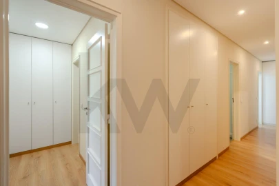 Apartamento T4 para Arrendamento em Areeiro