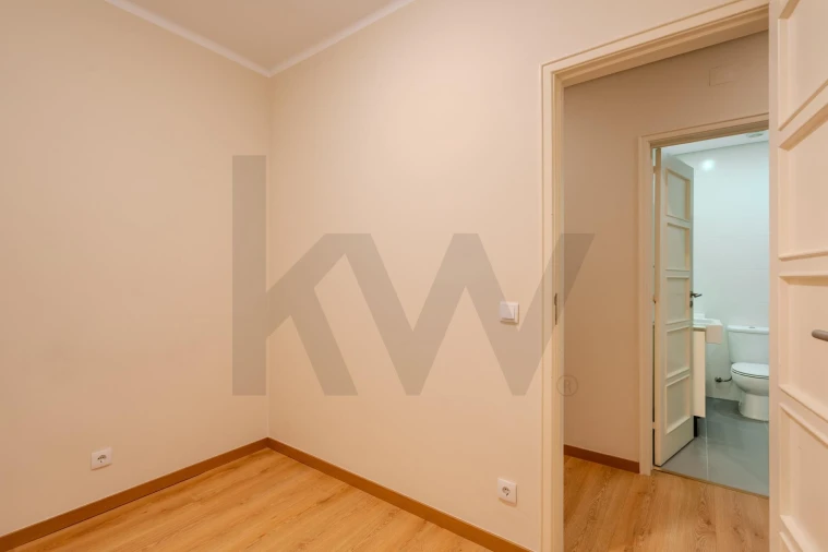 Apartamento T4 para Arrendamento em Areeiro Foto 29