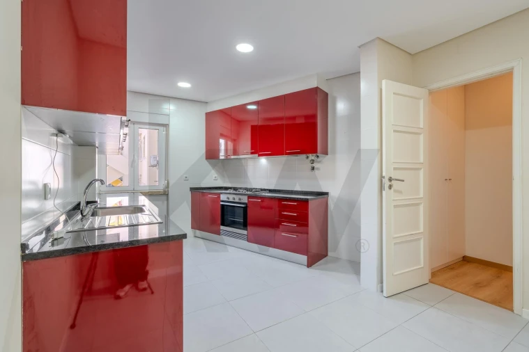 Apartamento T4 para Arrendamento em Areeiro Foto 35