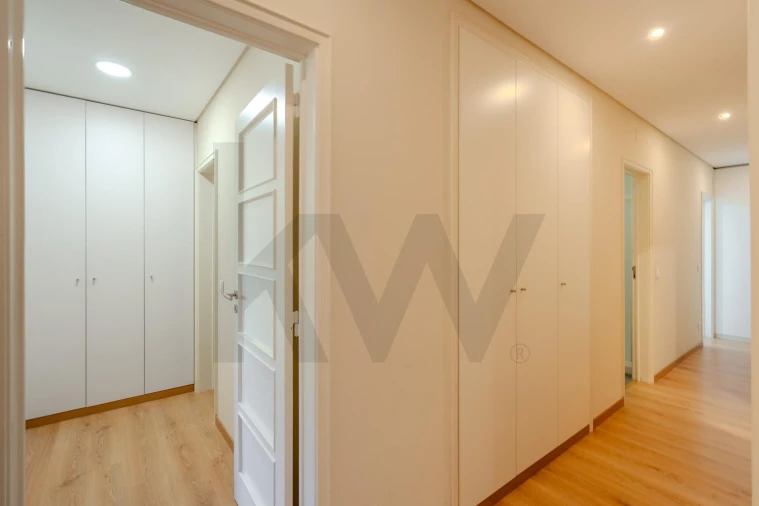Apartamento T4 para Arrendamento em Areeiro Foto 19