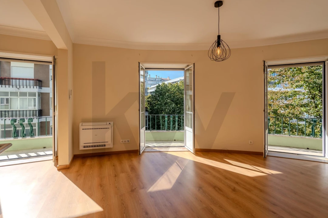 Apartamento T4 para Arrendamento em Areeiro Foto 3