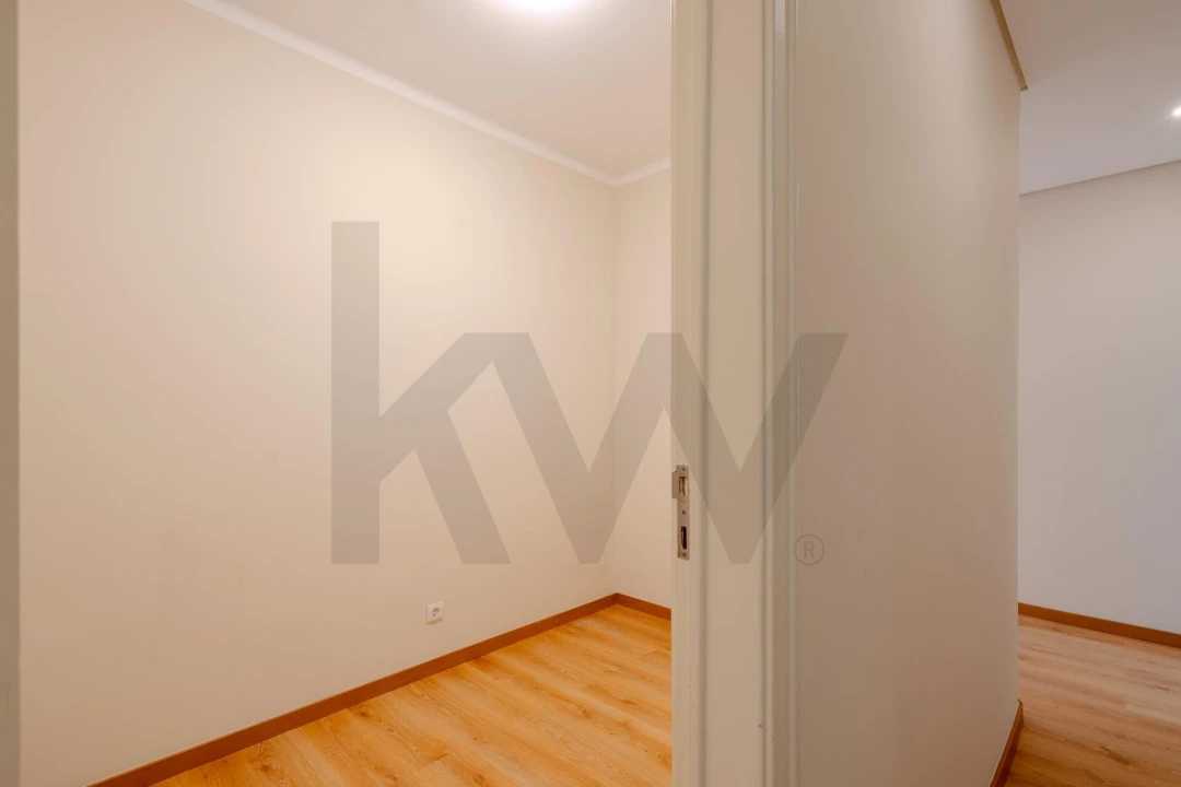 Apartamento T4 para Arrendamento em Areeiro Foto 28