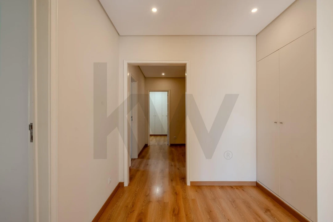 Apartamento T4 para Arrendamento em Areeiro Foto 15
