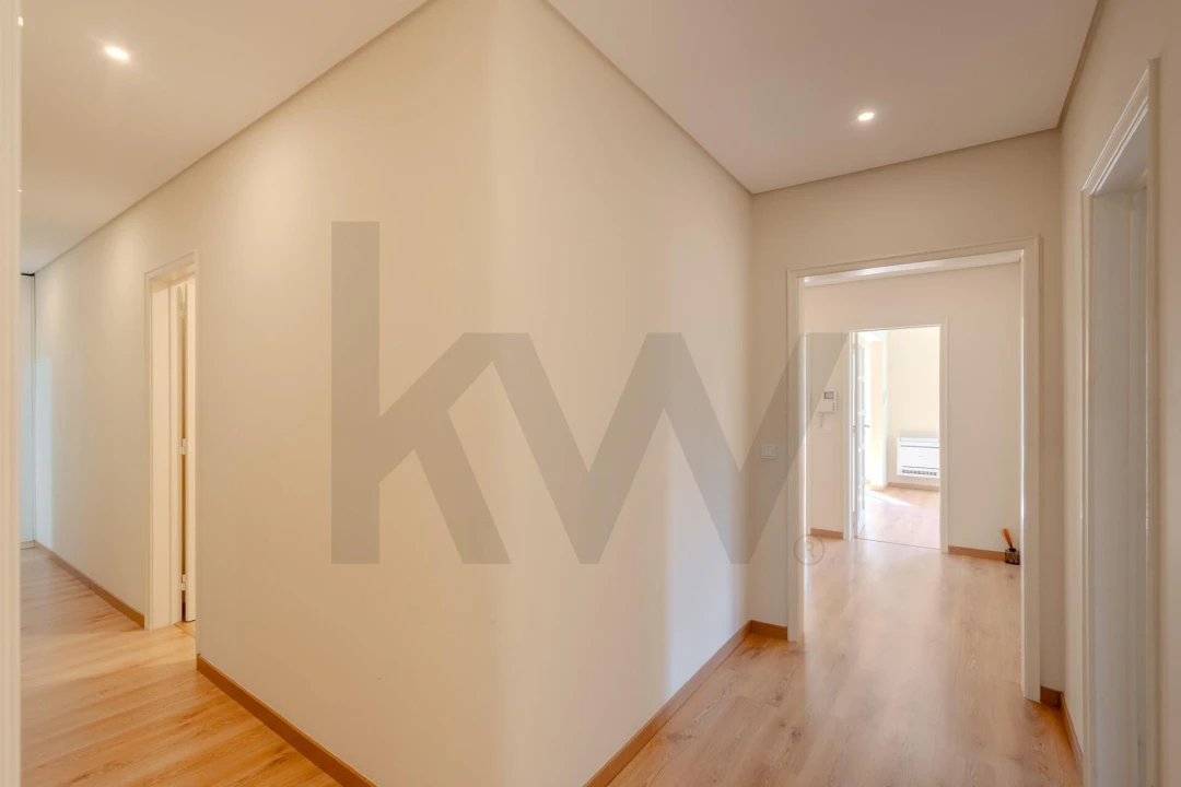 Apartamento T4 para Arrendamento em Areeiro Foto 27