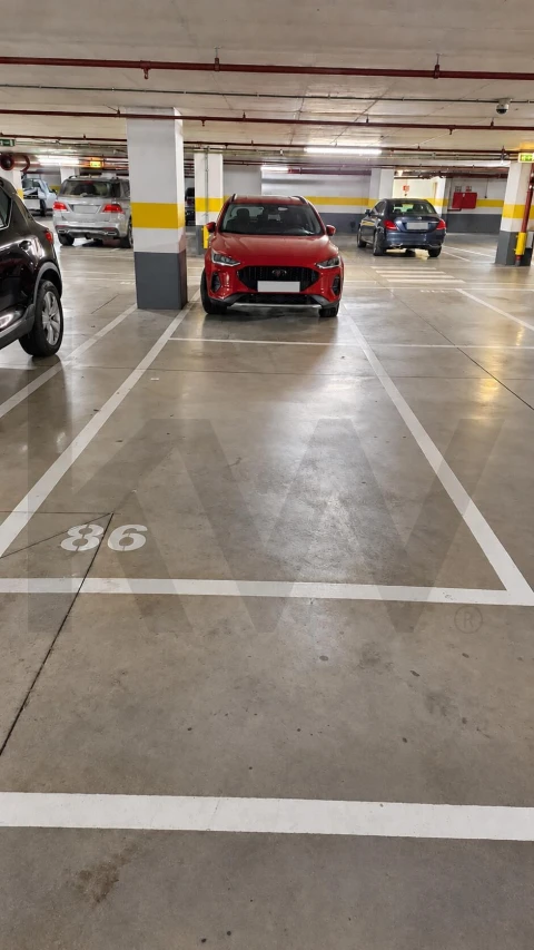 Garagem para Venda em Campolide