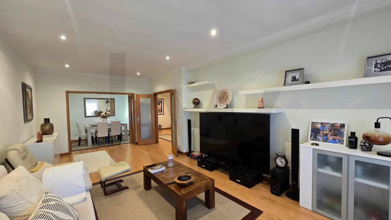 Apartamento T2 para Arrendamento em Santa Maria da Feira, Travanca, Sanfins e Espargo Foto 9