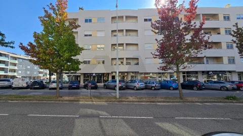 Apartamento T2 para Arrendamento em Santa Maria da Feira, Travanca, Sanfins e Espargo