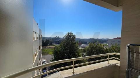 Apartamento T2 para Arrendamento em Santa Maria da Feira, Travanca, Sanfins e Espargo