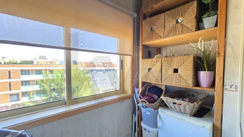 Apartamento T2 para Arrendamento em Santa Maria da Feira, Travanca, Sanfins e Espargo