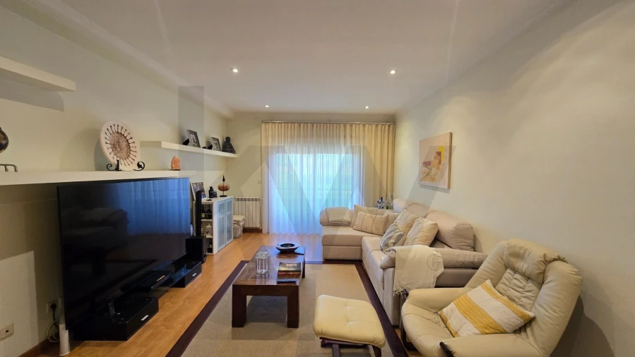 Apartamento T2 para Arrendamento em Santa Maria da Feira, Travanca, Sanfins e Espargo Foto 7