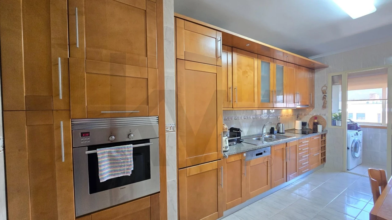Apartamento T2 para Arrendamento em Santa Maria da Feira, Travanca, Sanfins e Espargo Foto 3