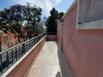 Moradia T2 para Venda em São Domingos de Rana