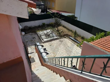 Moradia T2 para Venda em São Domingos de Rana