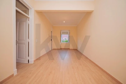 Apartamento T2 para Arrendamento em Arroios
