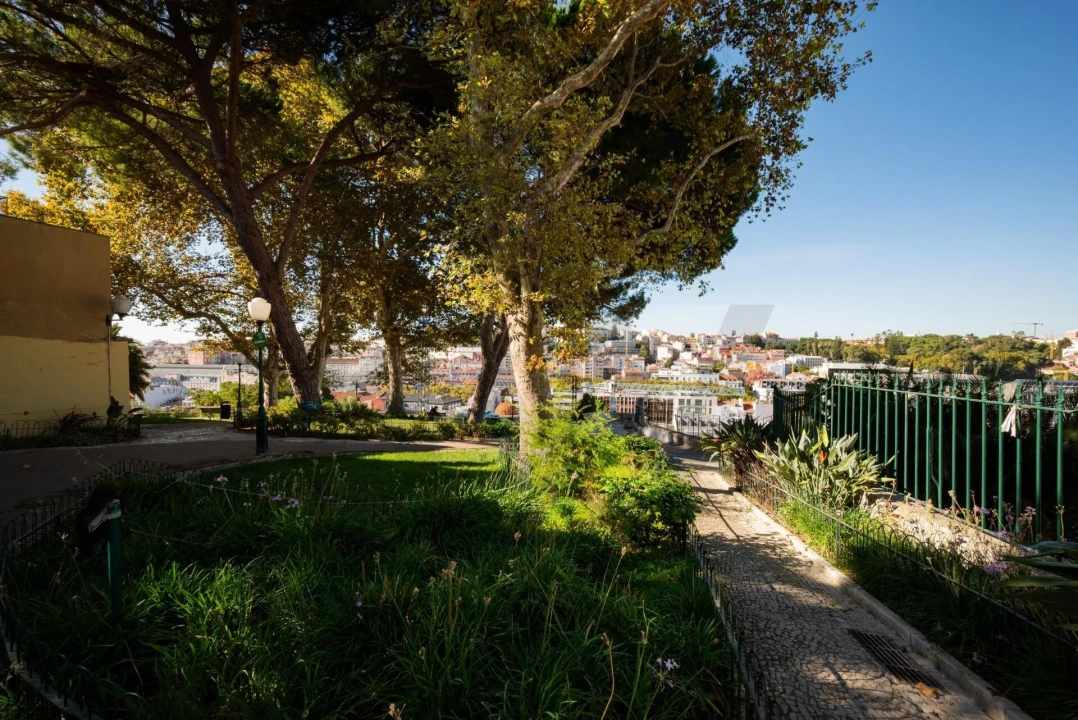 Apartamento T2 para Arrendamento em Arroios Foto 27