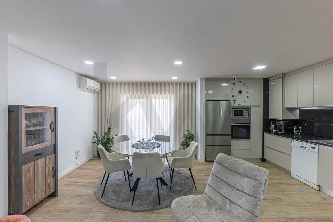 Apartamento T2 para Venda em Avintes Foto 1