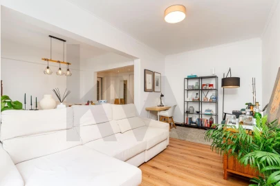 Apartamento T3 para Arrendamento em Carnaxide e Queijas