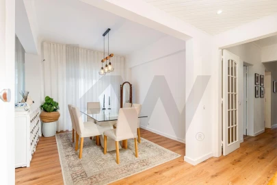 Apartamento T3 para Arrendamento em Carnaxide e Queijas