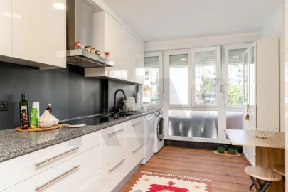 Apartamento T3 para Arrendamento em Carnaxide e Queijas