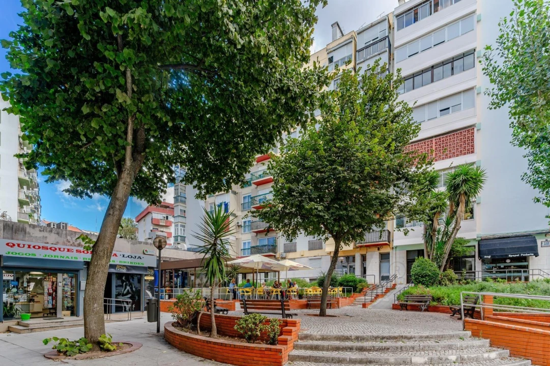 Apartamento T3 para Arrendamento em Carnaxide e Queijas Foto 35