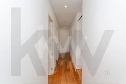 Apartamento T4 para Arrendamento em São Vicente