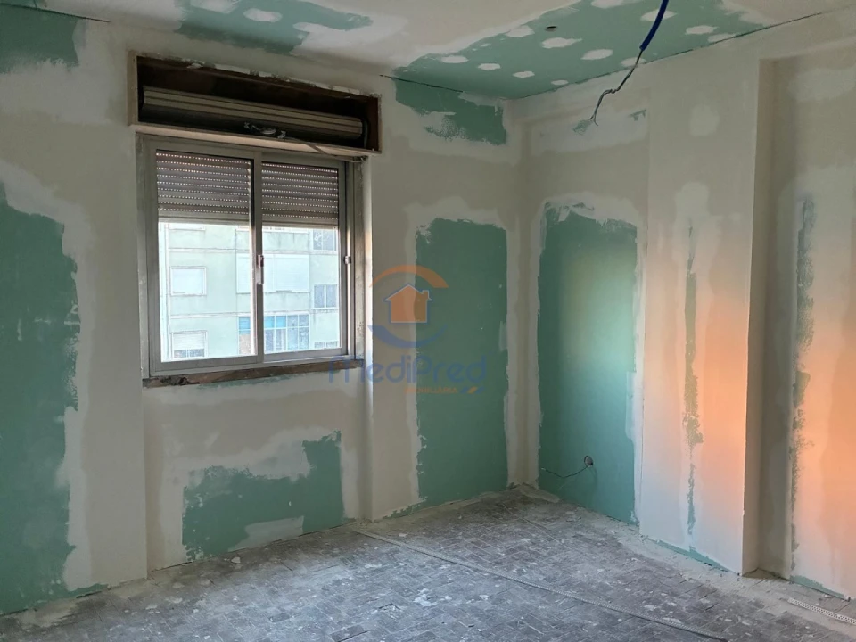Apartamento T3 para Venda em Odivelas Foto 1