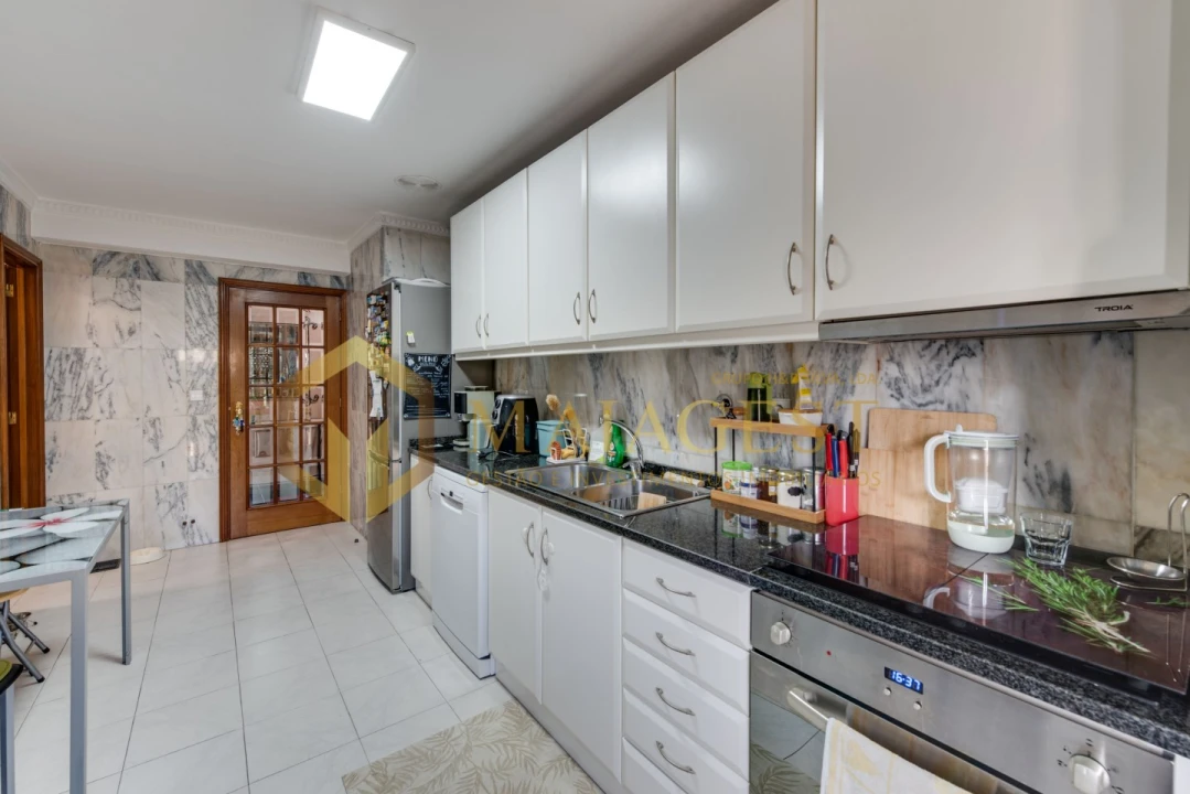 Apartamento T2 para Venda em Mafamude e Vilar do Paraíso Foto 16