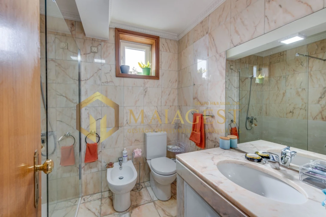 Apartamento T2 para Venda em Mafamude e Vilar do Paraíso Foto 33