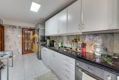 Apartamento T2 para Venda em Mafamude e Vilar do Paraíso
