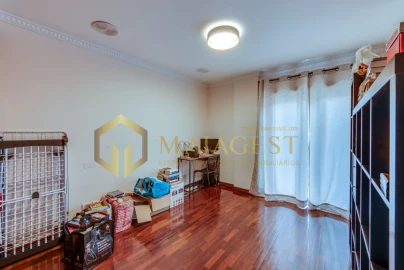 Apartamento T2 para Venda em Mafamude e Vilar do Paraíso