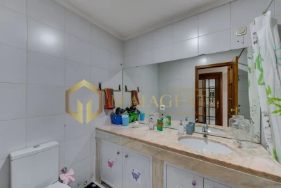Apartamento T2 para Venda em Mafamude e Vilar do Paraíso