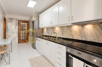 Apartamento T2 para Venda em Mafamude e Vilar do Paraíso