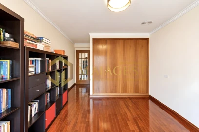 Apartamento T2 para Venda em Mafamude e Vilar do Paraíso