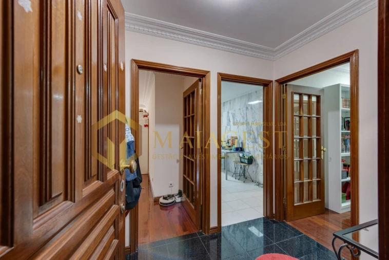 Apartamento T2 para Venda em Mafamude e Vilar do Paraíso Foto 2