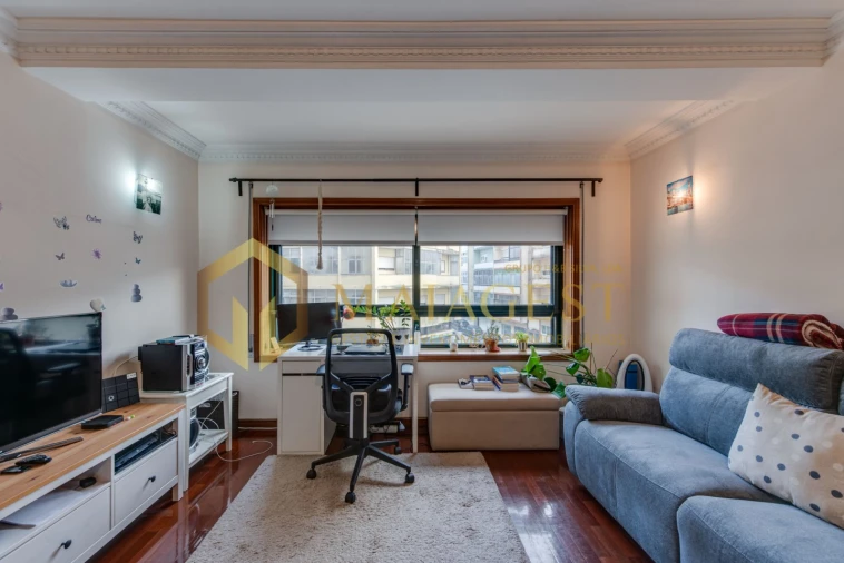 Apartamento T2 para Venda em Mafamude e Vilar do Paraíso Foto 9