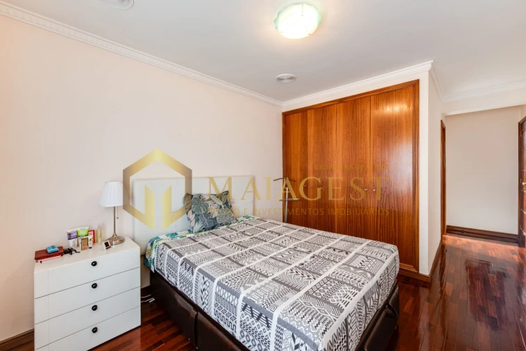 Apartamento T2 para Venda em Mafamude e Vilar do Paraíso Foto 32