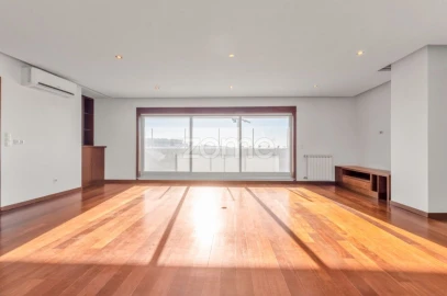 Apartamento T5 para Venda em Paranhos