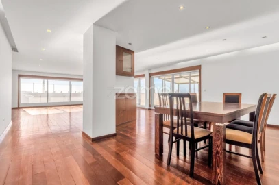 Apartamento T5 para Venda em Paranhos