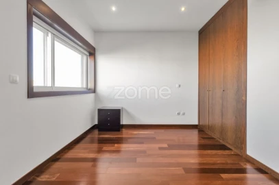 Apartamento T5 para Venda em Paranhos