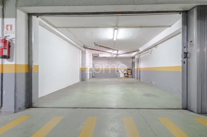 Apartamento T5 para Venda em Paranhos