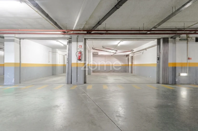 Apartamento T5 para Venda em Paranhos Foto 28