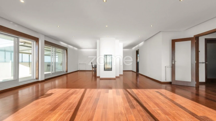 Apartamento T5 para Venda em Paranhos