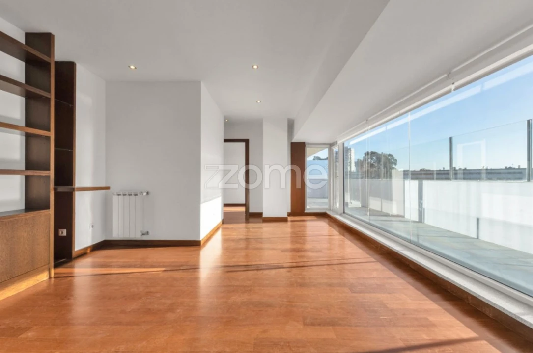 Apartamento T5 para Venda em Paranhos Foto 12